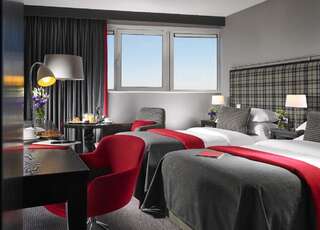 Отель Clayton Hotel Limerick Лимерик Улучшенный двухместный номер с 2 отдельными кроватями и видом на реку-1