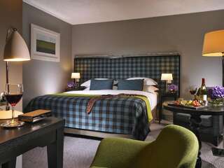 Отель Clayton Hotel Limerick Лимерик Улучшенный номер с кроватью размера "king-size" с видом на реку-3