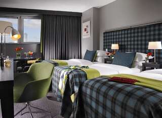 Отель Clayton Hotel Limerick Лимерик Улучшенный трехместный номер с видом на реку-1